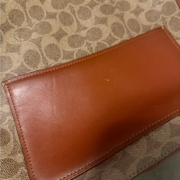 Coach Tan Leather Detail - Picture 5 of 8